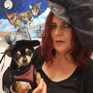 koroleva pilot i avantjuristka britanskaja hudozhnica risuet neobychnye portrety svoej chihuahua 8a4ff0a